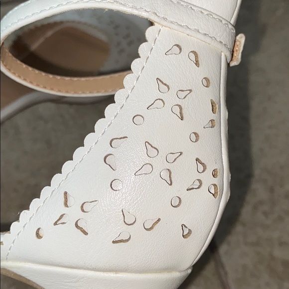 Heels - Picture 6 of 7